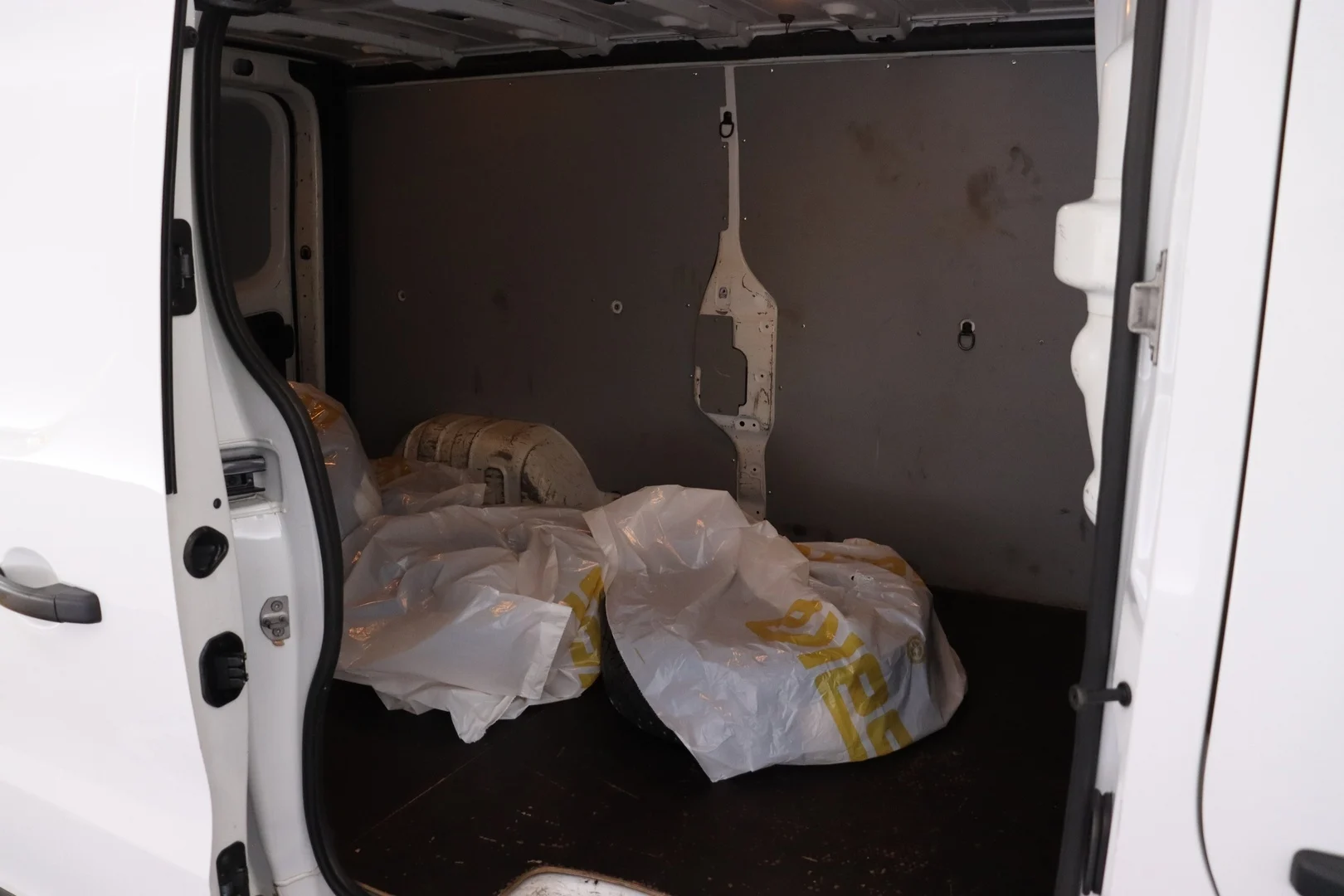 Car Image - AGmIuaFhrCBmtIp9N6ini