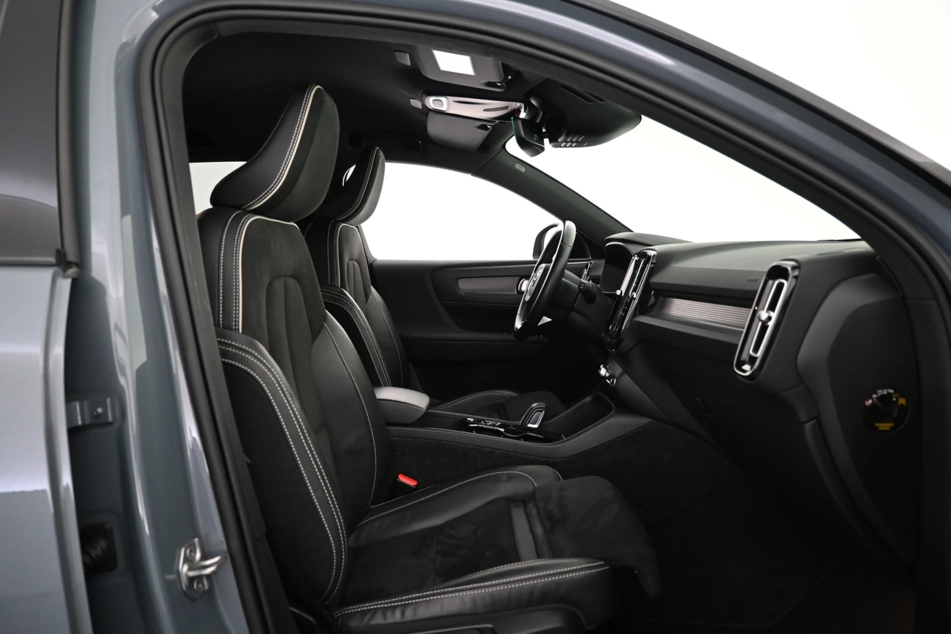 Car Image - 1LO32Q4XUIiU3pkQYiJ5eV