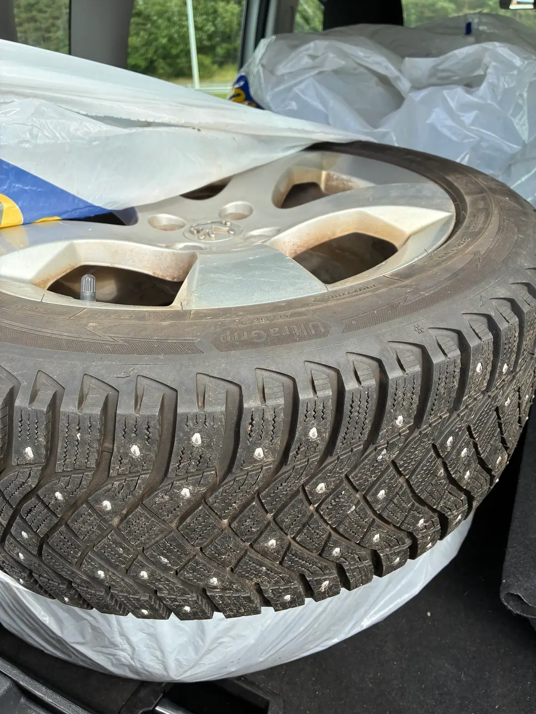 Car Image - 1nYr4lvOSO64vJMU4y3lOu