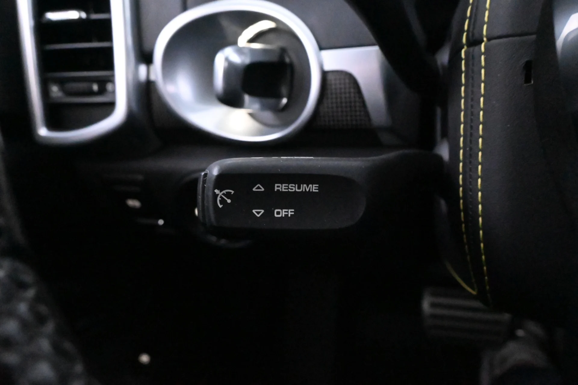 Car Image - 2JgLqTEthR90tVLp8p5Q1T