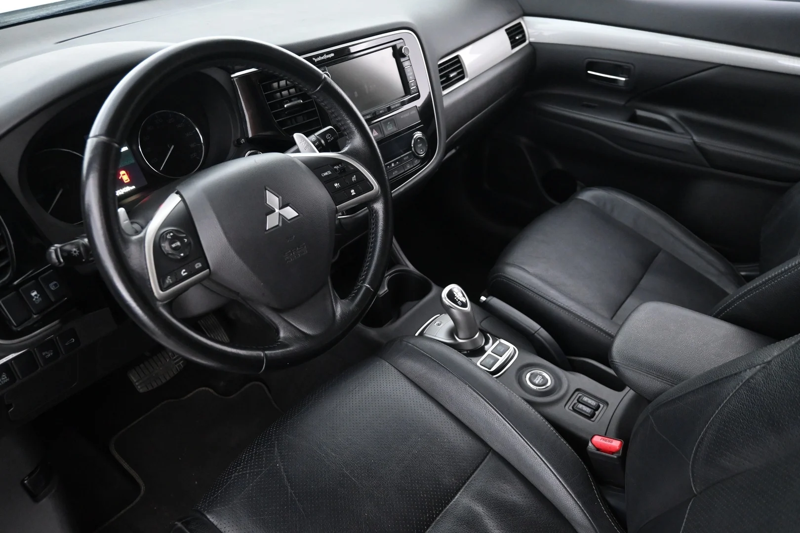 Car Image - 1X8LtAJHPhUQpa1EXYiyA6