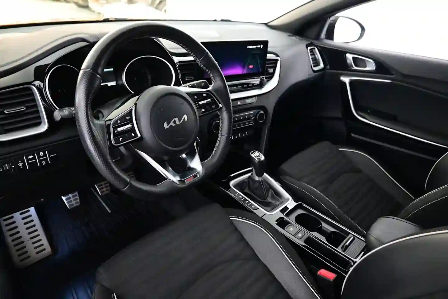 Car Image - 1afBniKKkVOUEPQ3G2tUGa