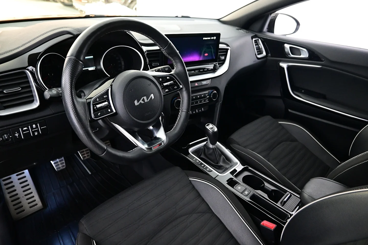 Car Image - 1afBniKKkVOUEPQ3G2tUGa