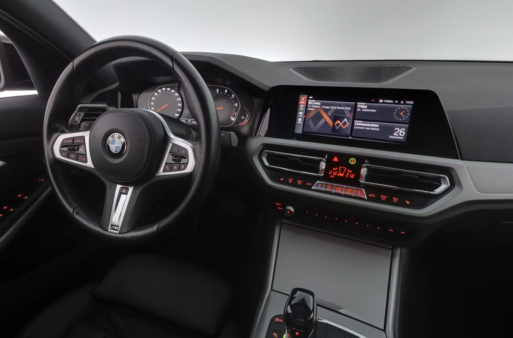 Car Image - 7iaKg6CrznIr3WbaizKmhO