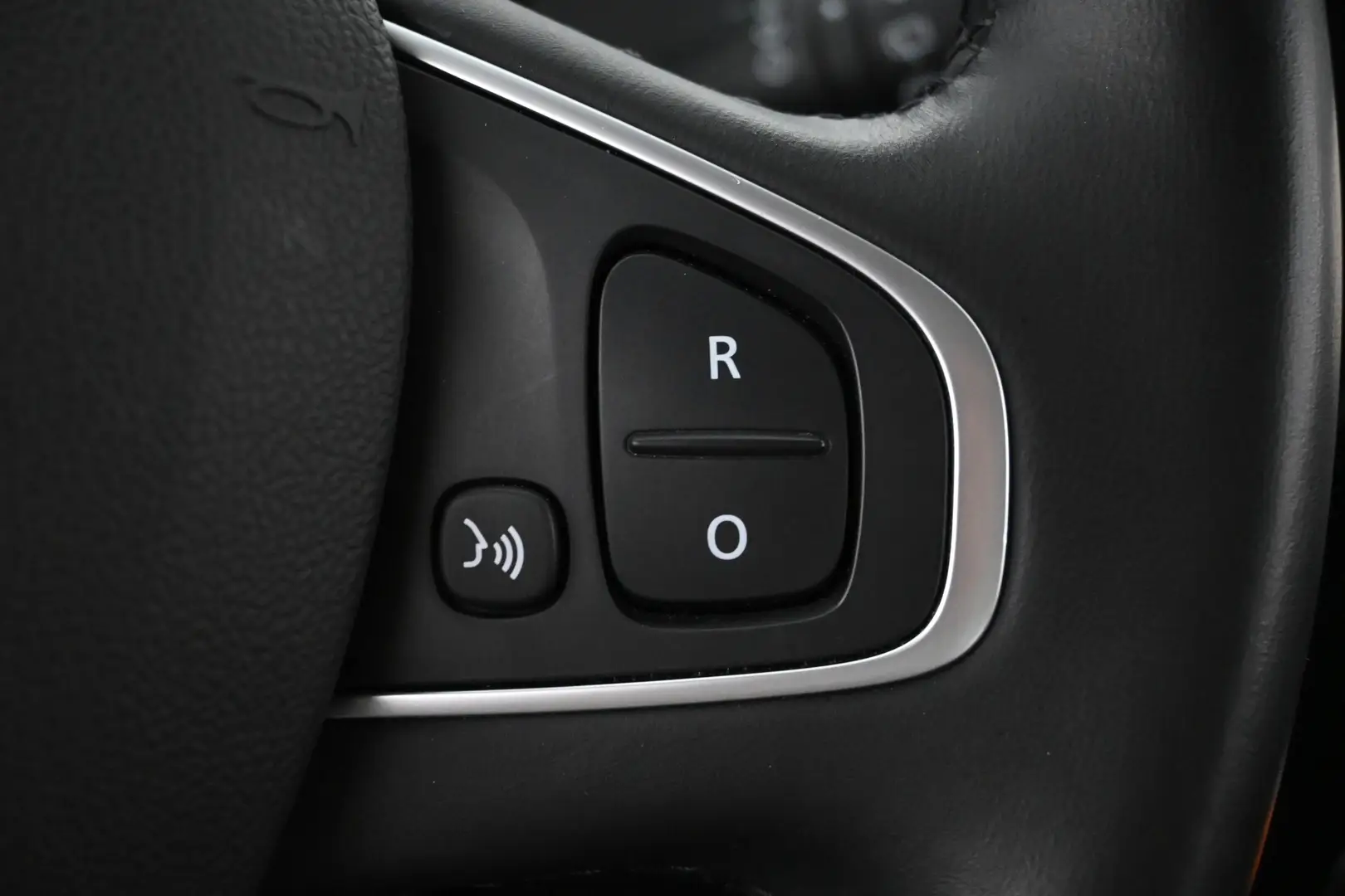 Car Image - 5H1tiHU1g5YlPIo3KC4UJB