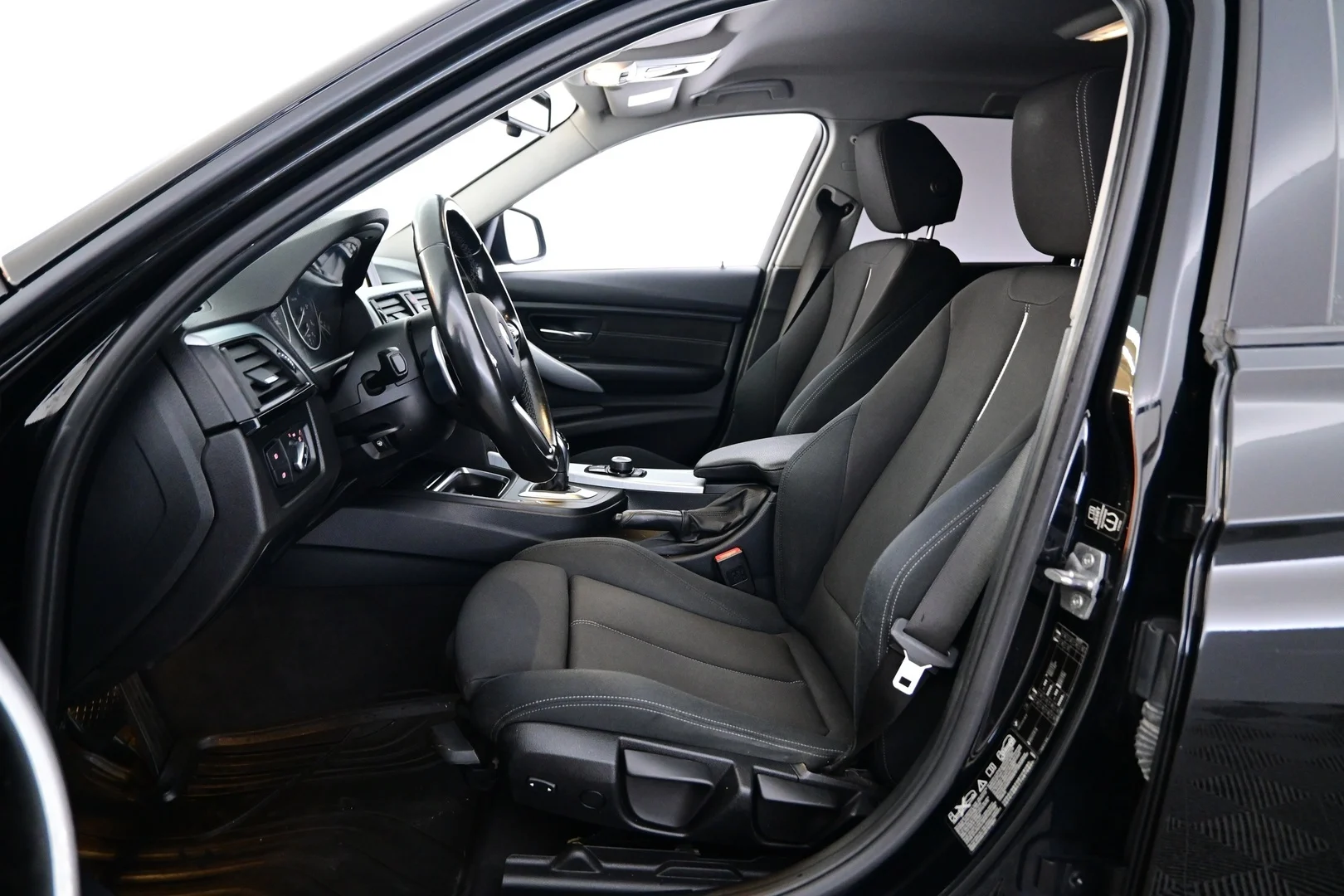 Car Image - 1mJgNUv7tmtBExlt7VLTMT