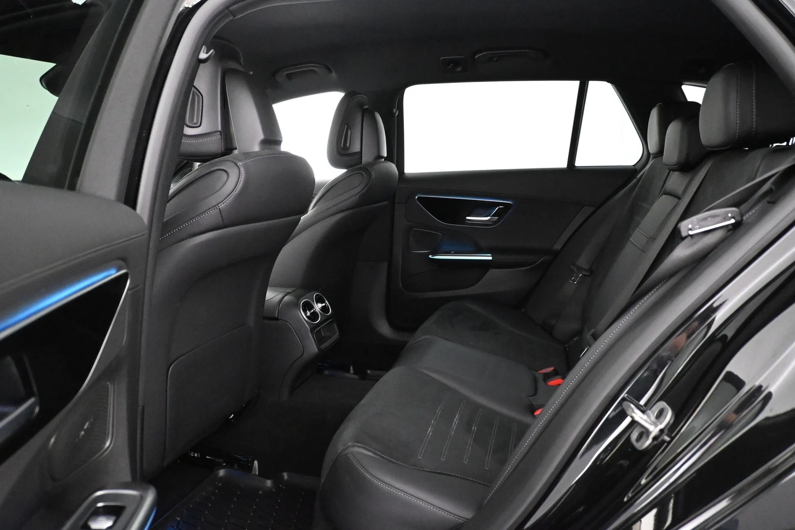Car Image - 3ojv9FhwbRCi6lrzidK5uU