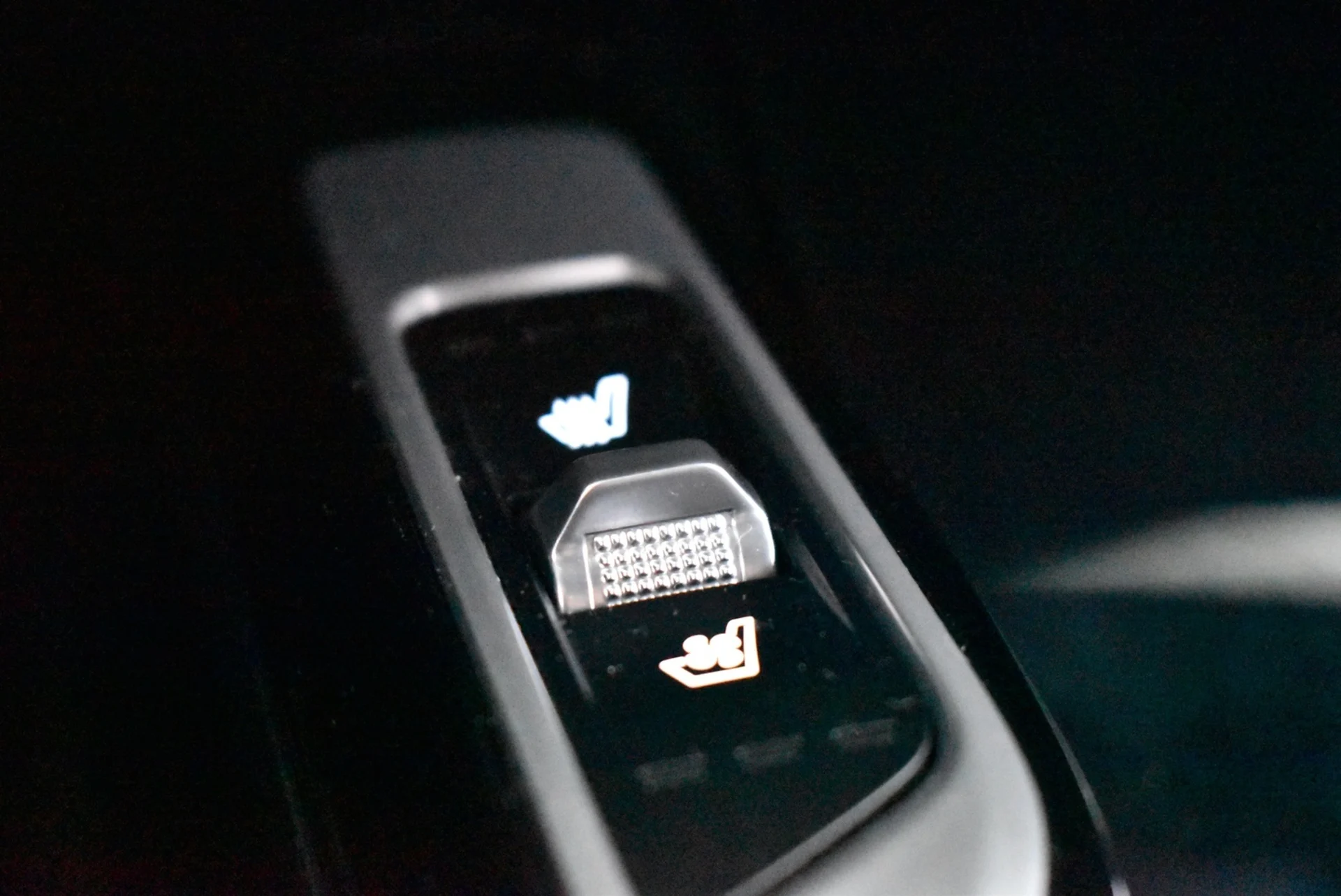 Car Image - 1S0ZKgwlBzxYTPlaF0oVGD