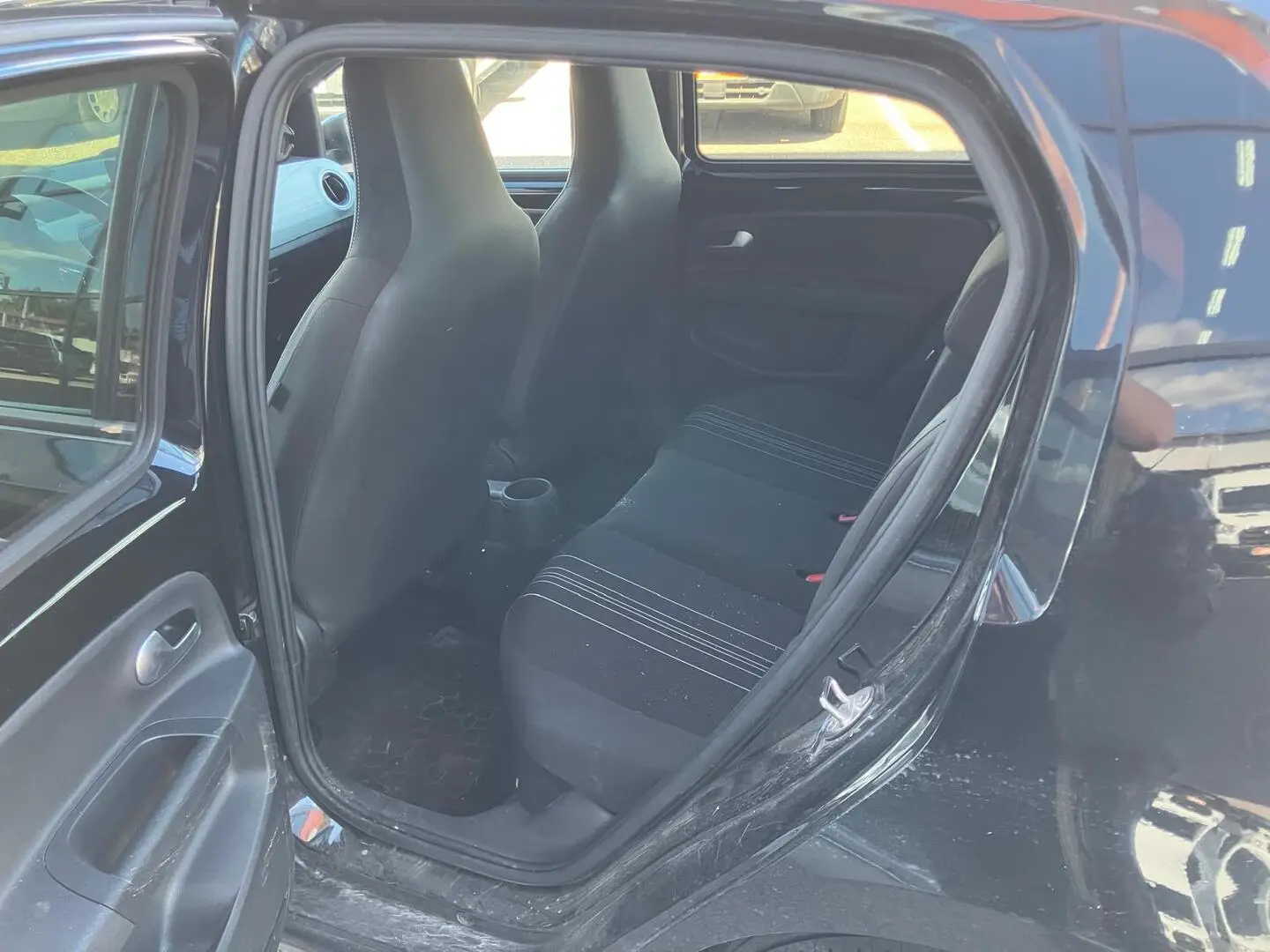 Car Image - 7bIXENLRxrPC9w1sddoVFe