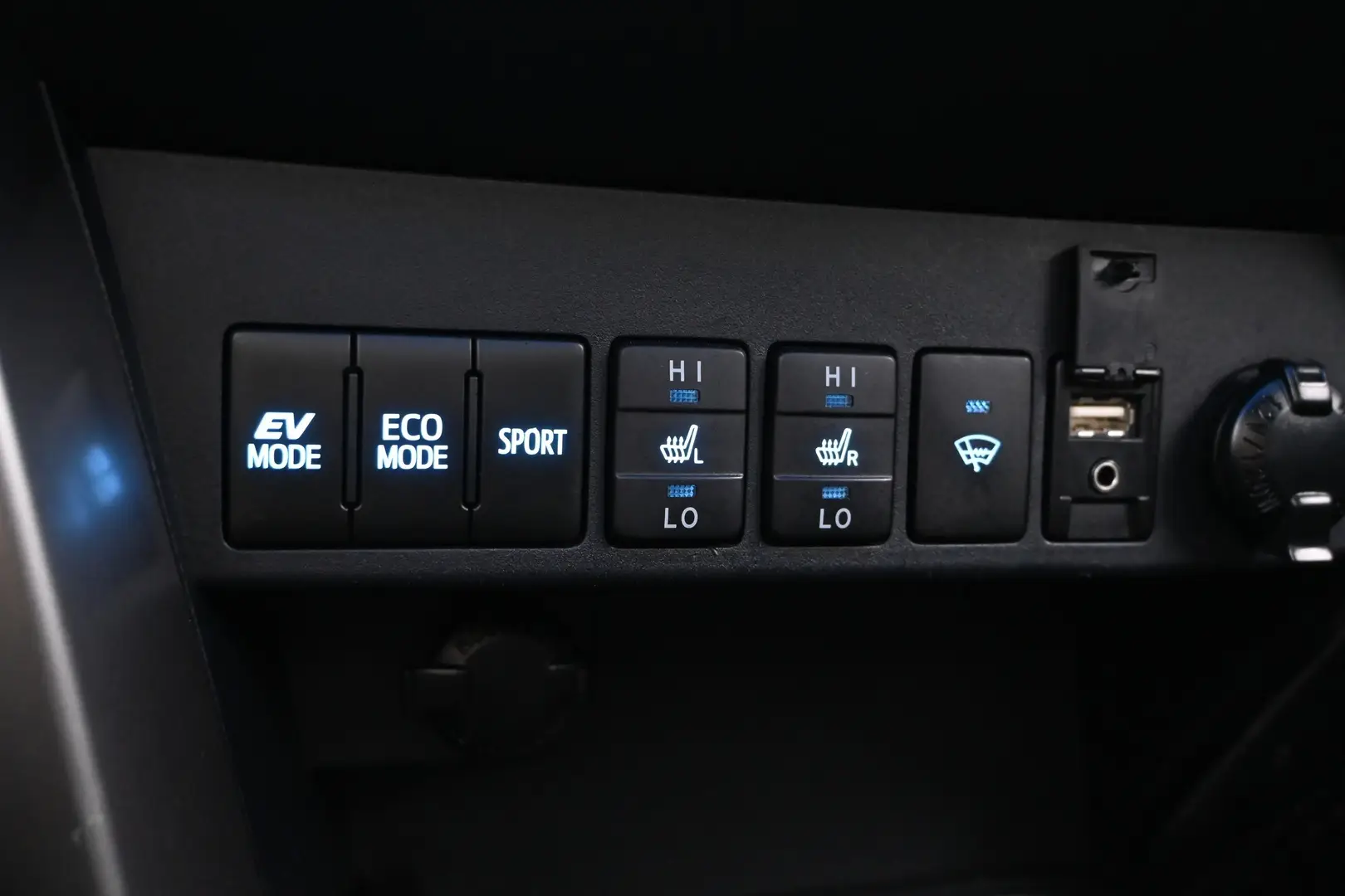 Car Image - 2bfyPTtq6bUVMc0JqL3uWa