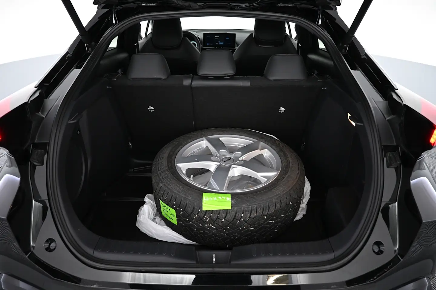 Car Image - 4O1lAJfZTfcvfNhEkkeCMz