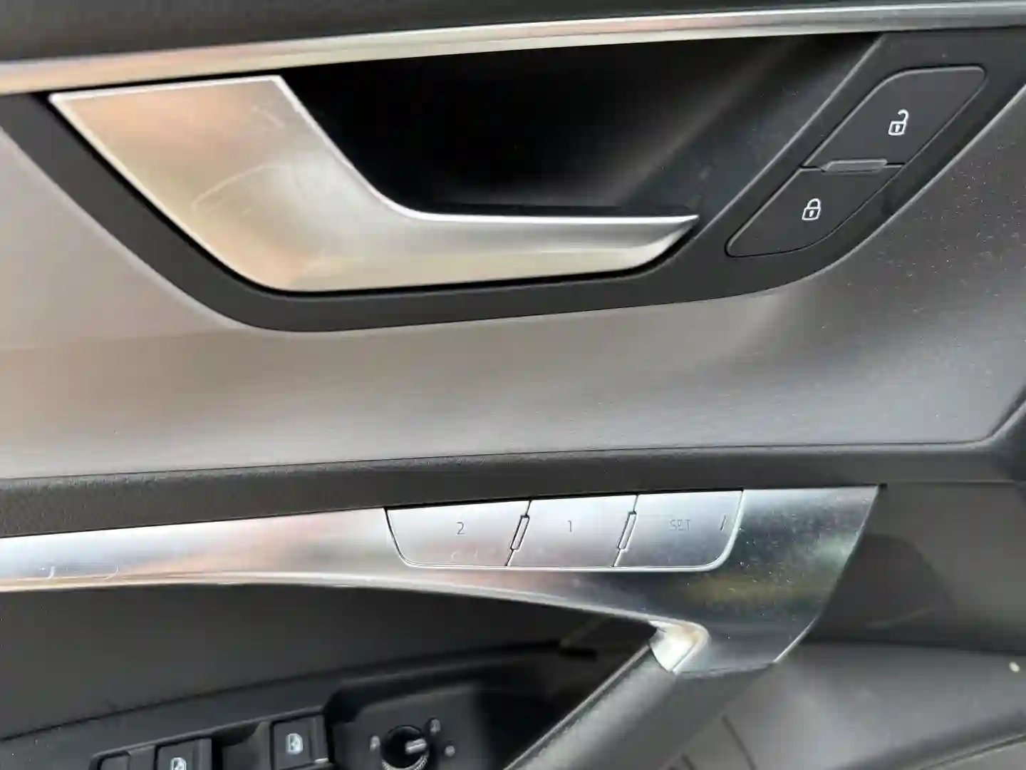 Car Image - 1UOyN37Tip0GkfGcEMg3W9