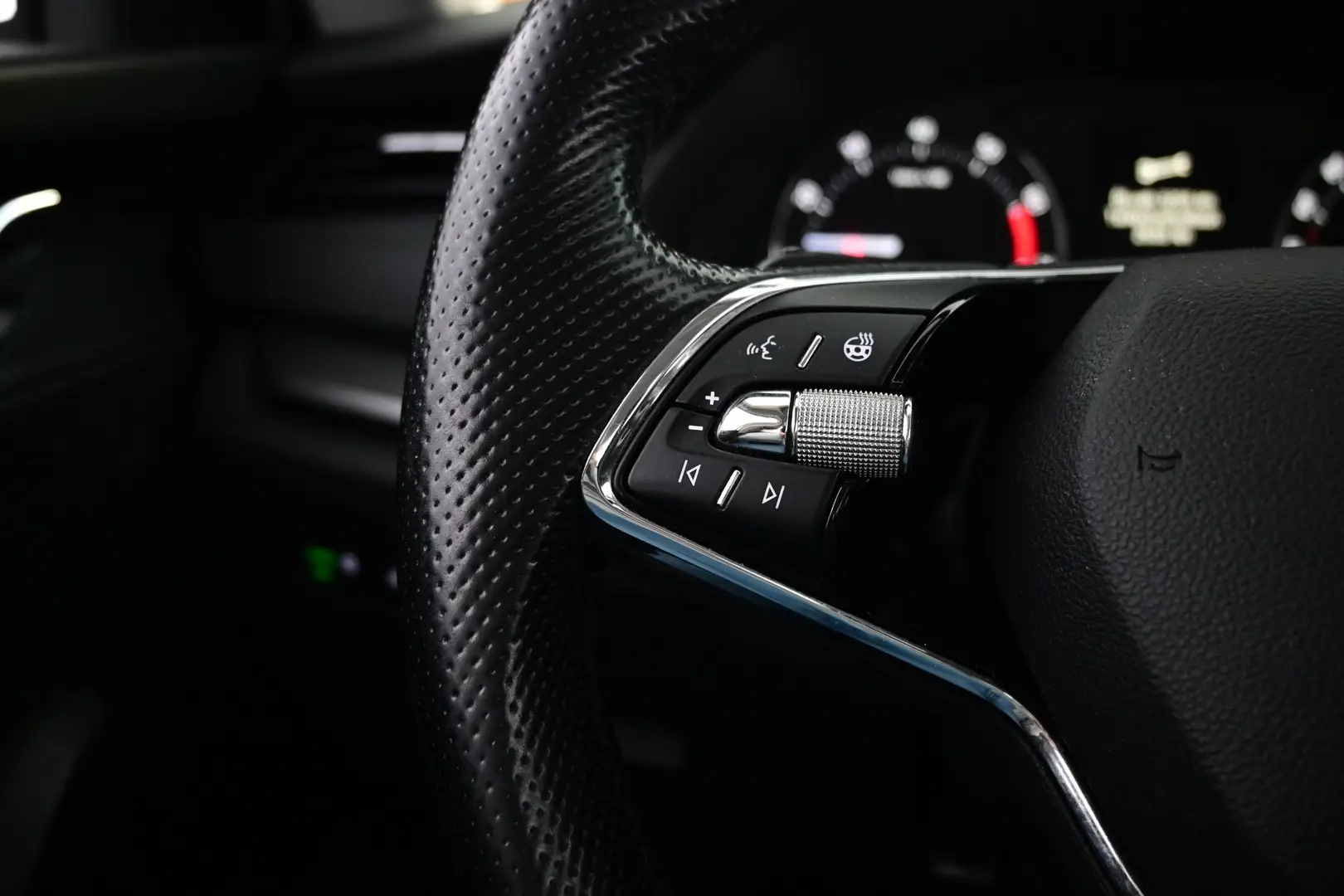 Car Image - 7vQz9JIPg7qSTng034e0Ru