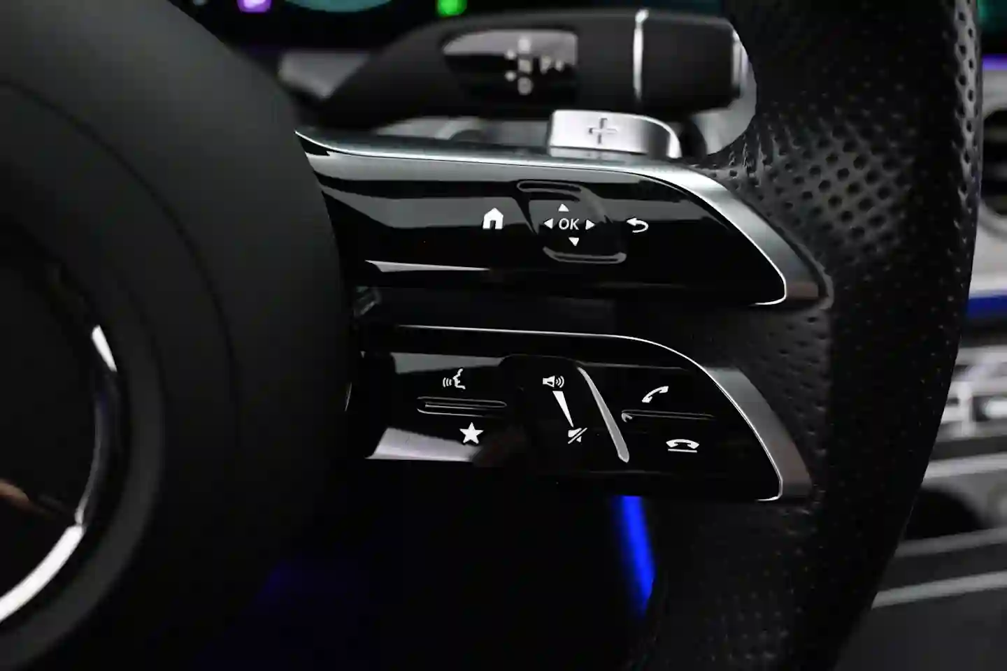 Car Image - 7AAo84ibJQnA8A8sZbmxmK