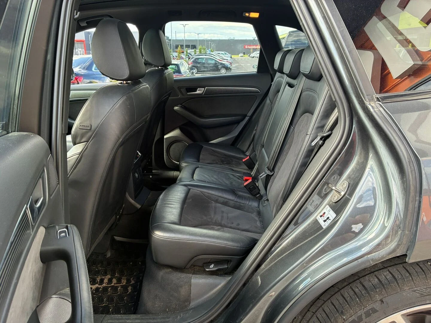 Car Image - 4GfjI7PssMFtFKkZgCNnmT