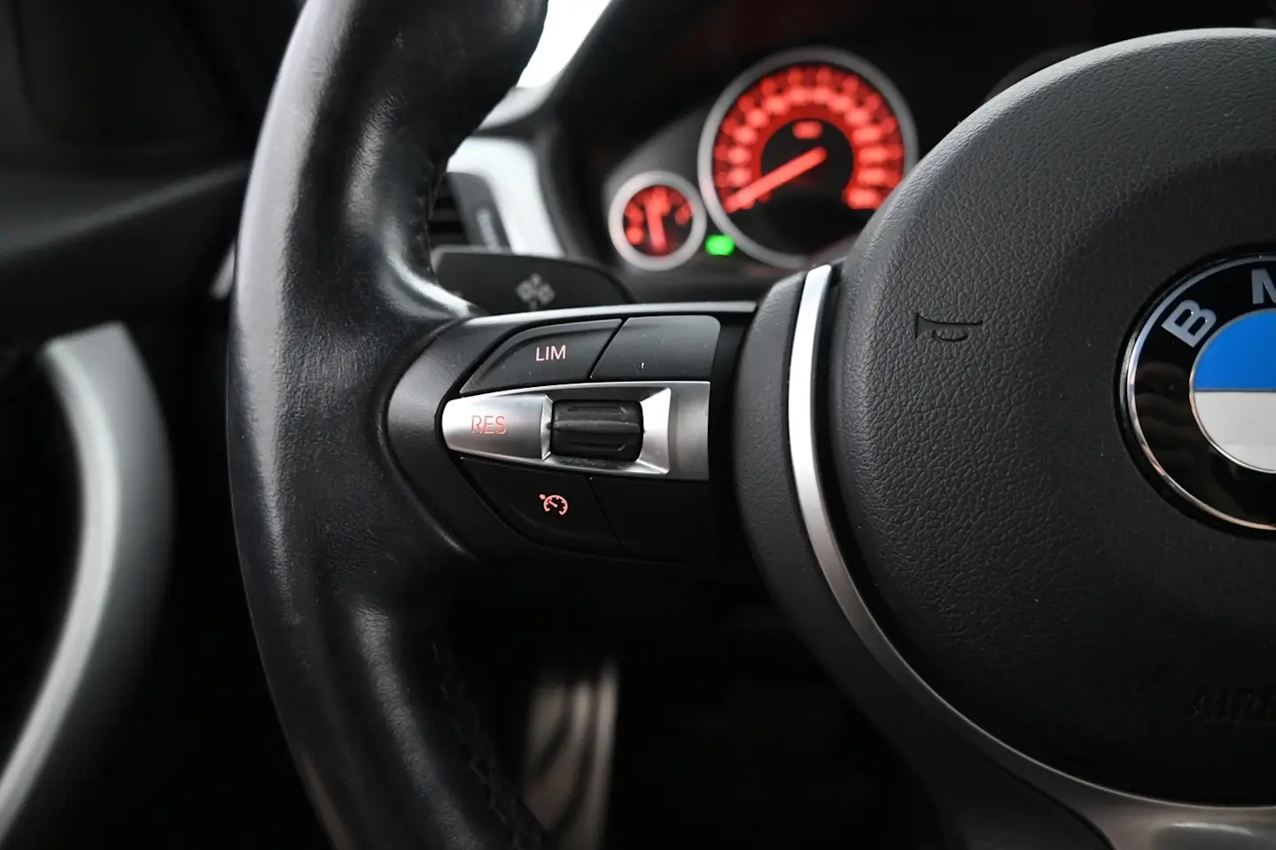 Car Image - 2jSuG5JF1K2S8AQTpXl4lJ