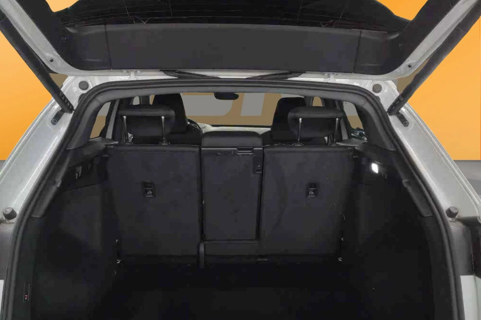 Car Image - 2IkYE1xw1HiRYe7Qx2WPuv