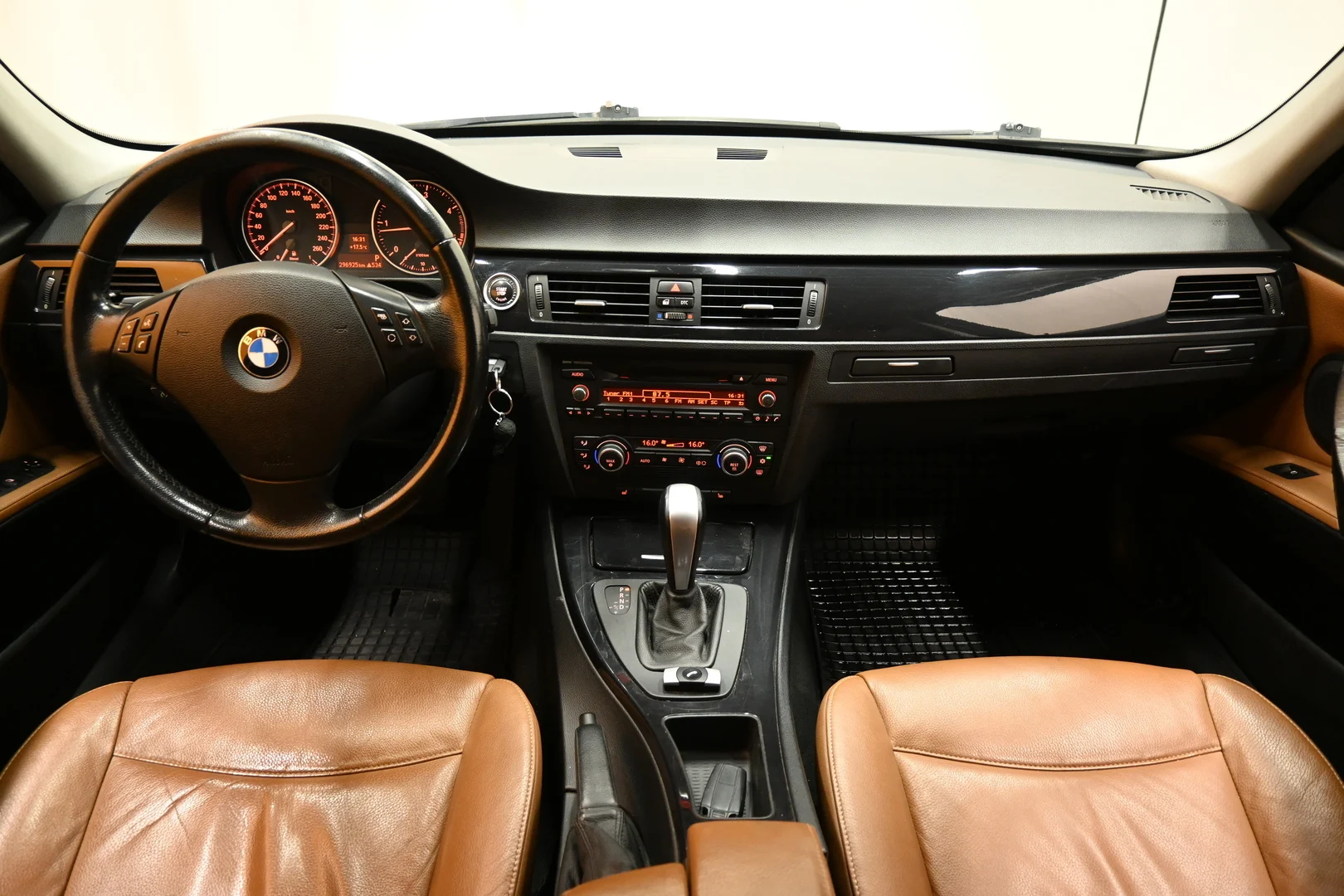 Car Image - 7fZ1FF0h4xasxzhyzMK6jh