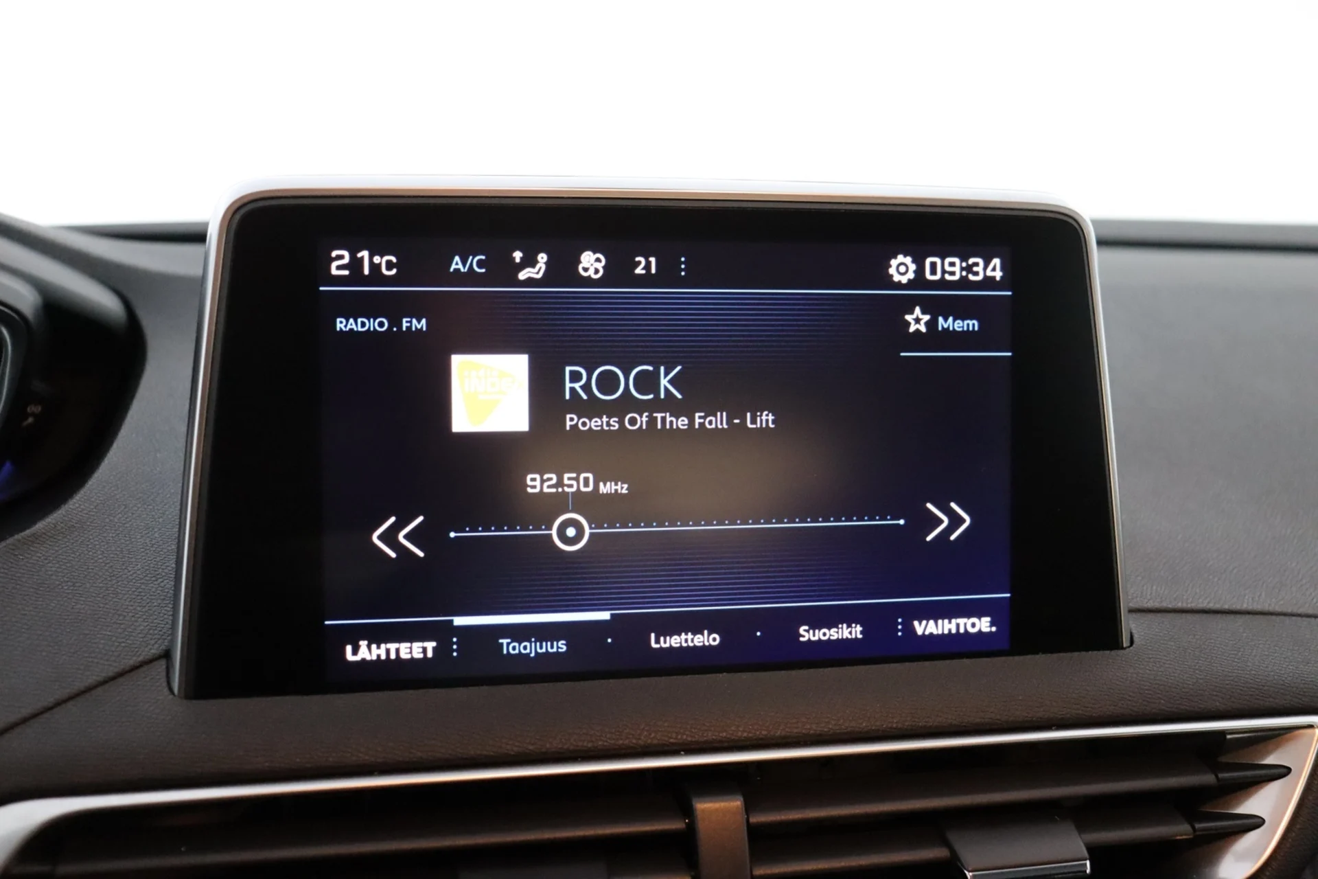 Car Image - 10R9JAeK5ljbLPHDAaTBMU