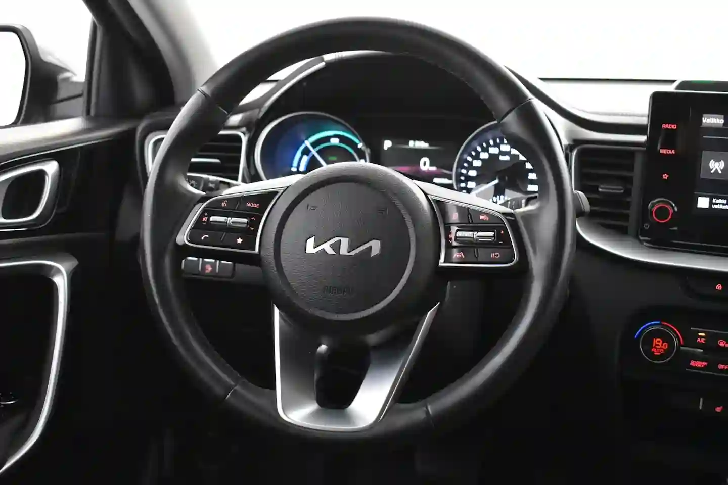Car Image - 2v2oRc6nPDCYRqmmhJUWo8