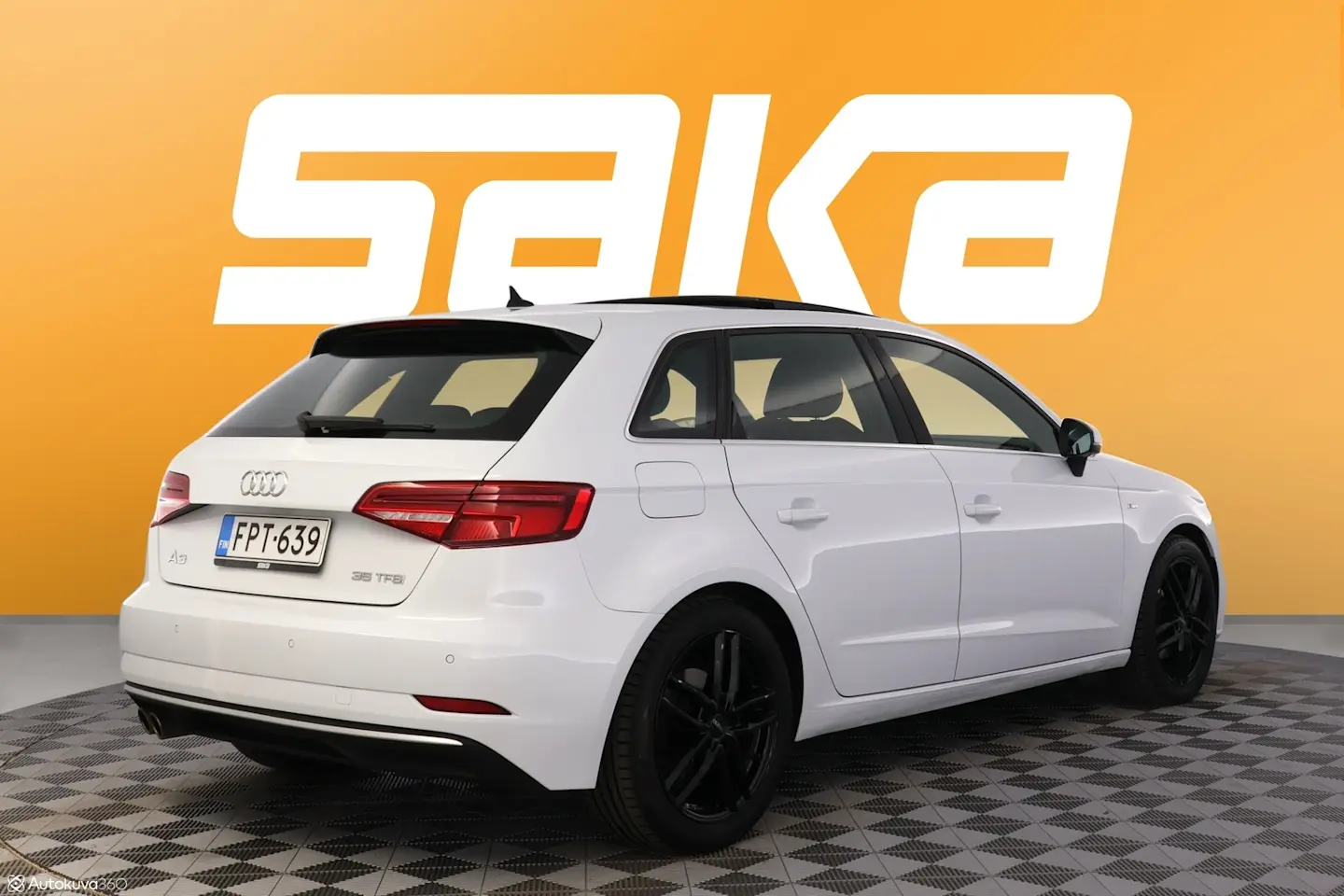 Car Image - Dhq3VjHE156xrsckq7XfK