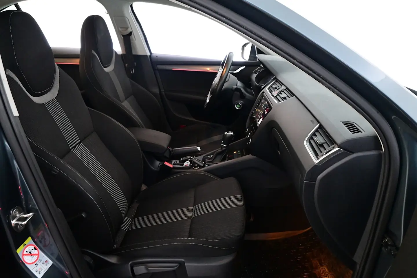 Car Image - 1FLePRkbpOOW2Lhz4dZvne