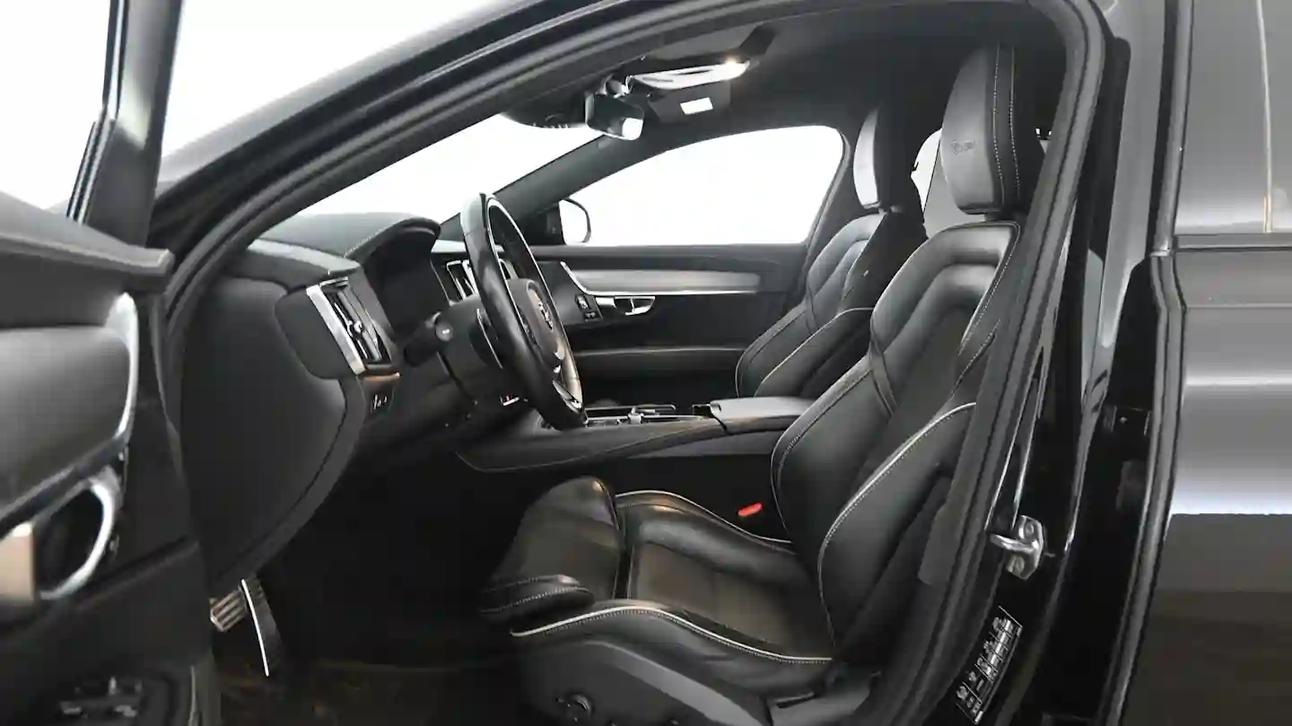 Car Image - 7uA1qSiMrZqz8cOSy1V6cZ