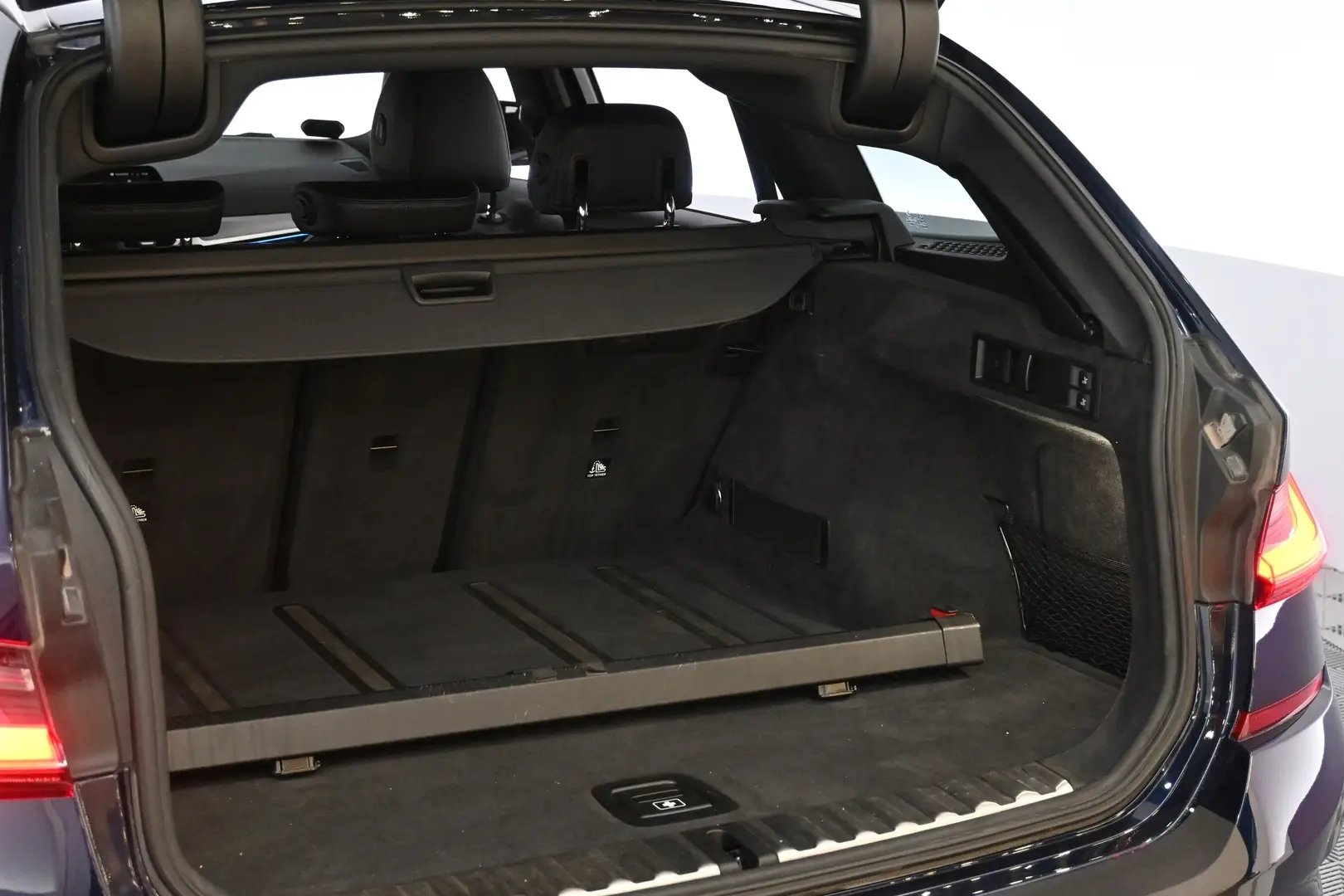 Car Image - 7b3zn3E0RXItEONkwFPrjv