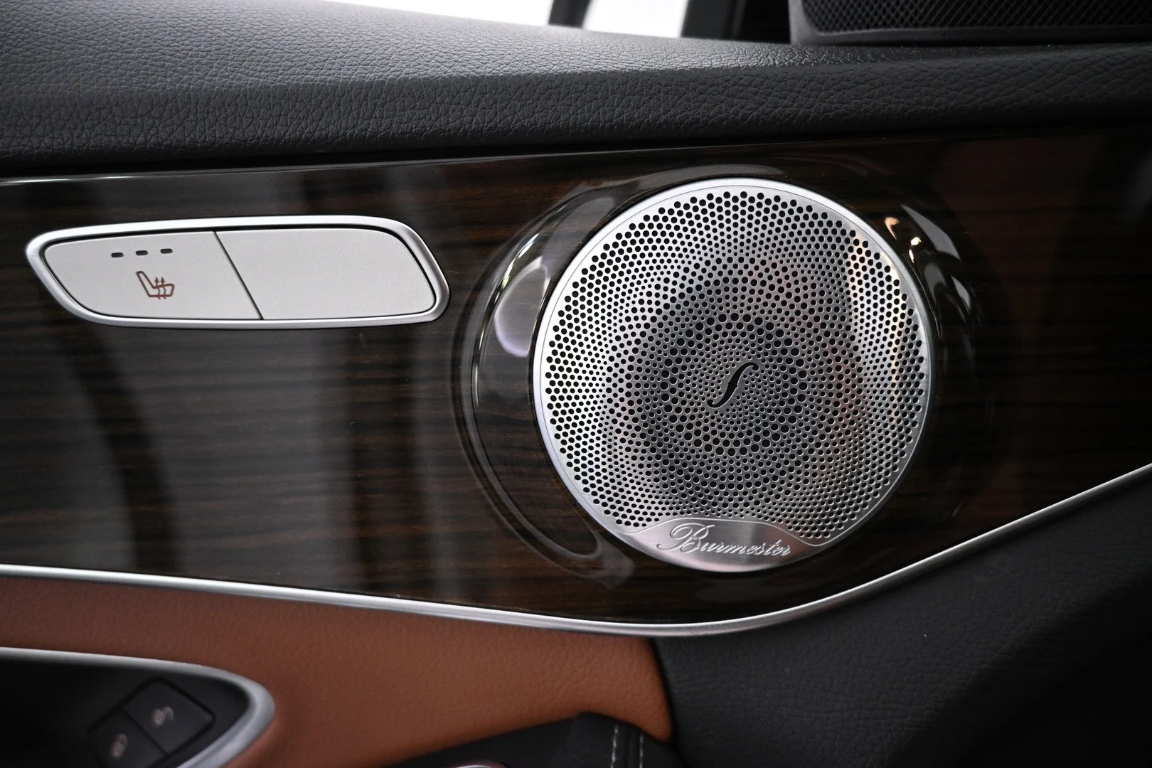 Car Image - 28G8j0pUnatW24o3lqfSL1