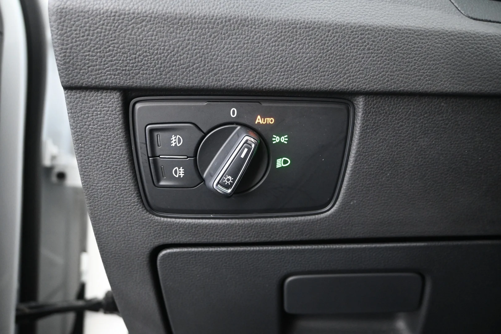 Car Image - 5ggqdE5MUogeGuSrrj2BiC
