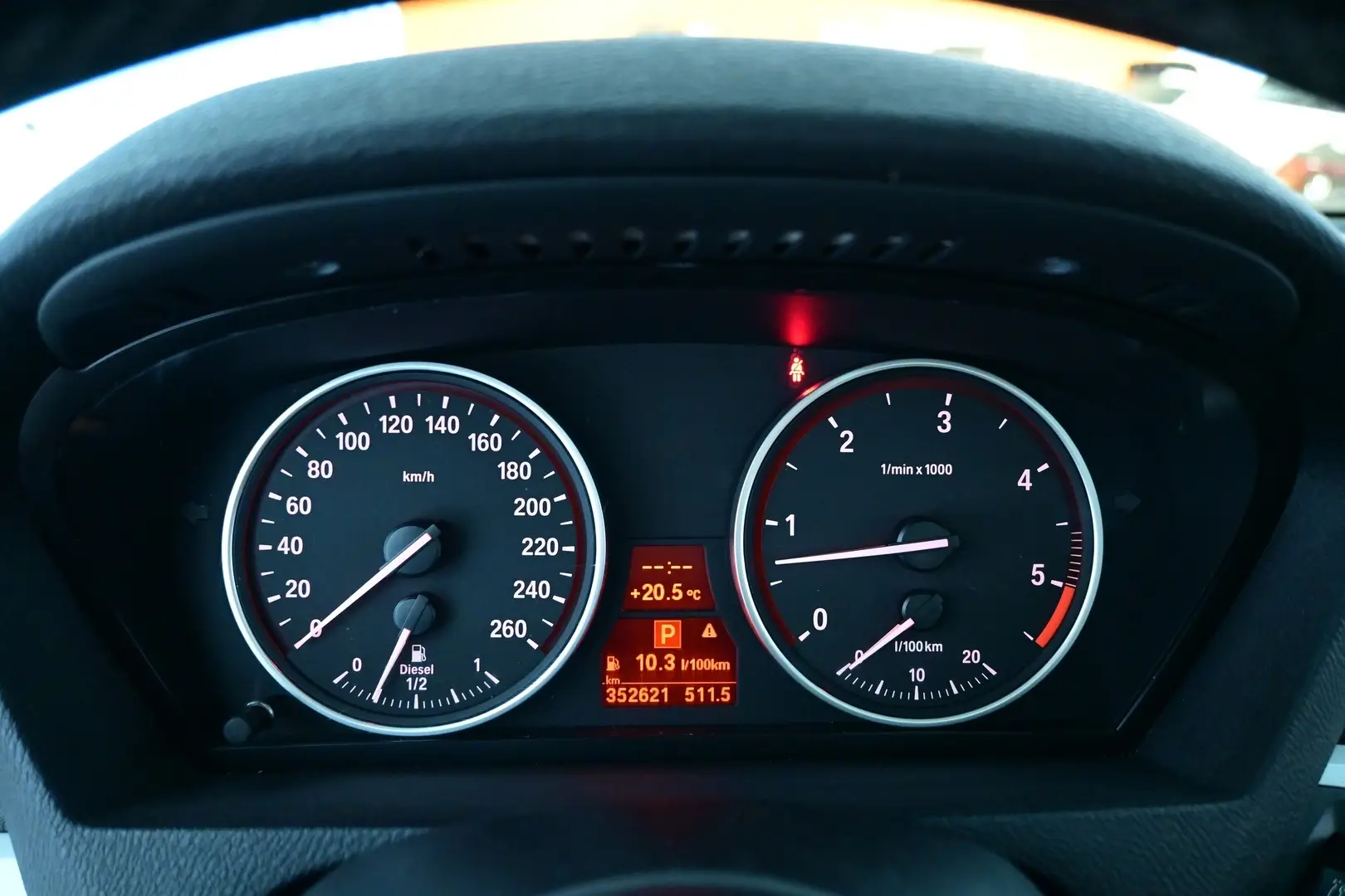 Car Image - 4TYQmdfHynXY8uSVUlIe6P