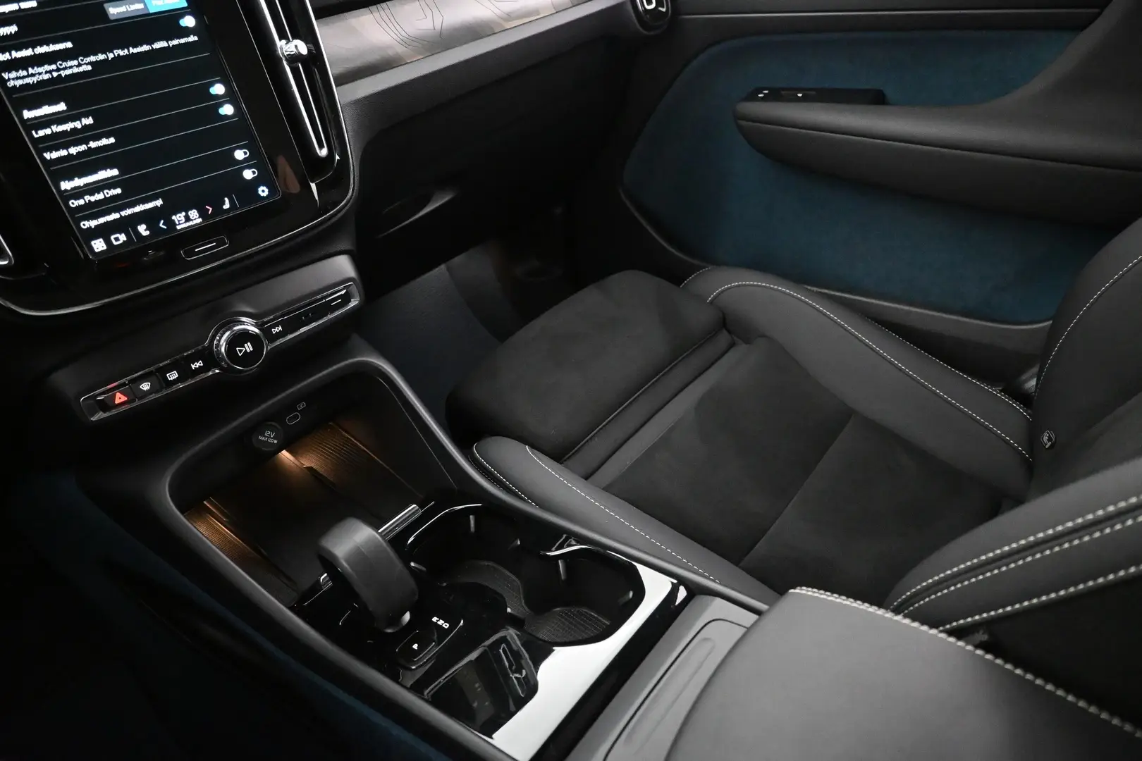 Car Image - 7DTzO37fzch0JrgK4MvxDi