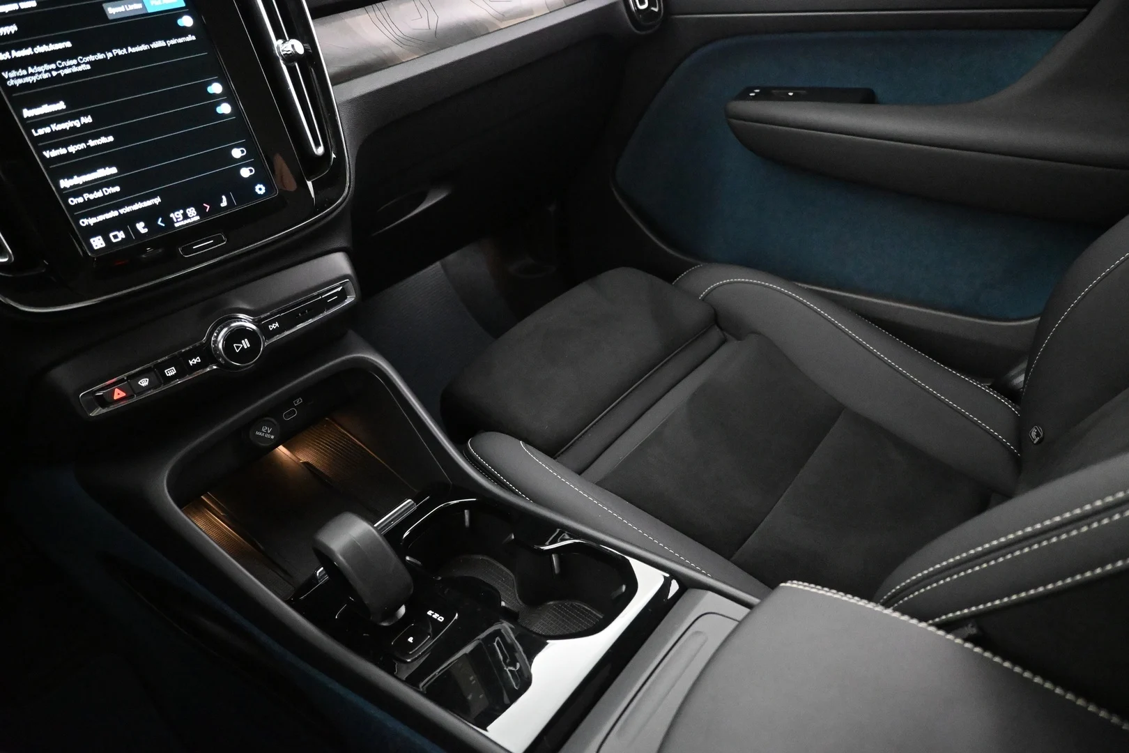 Car Image - 7DTzO37fzch0JrgK4MvxDi