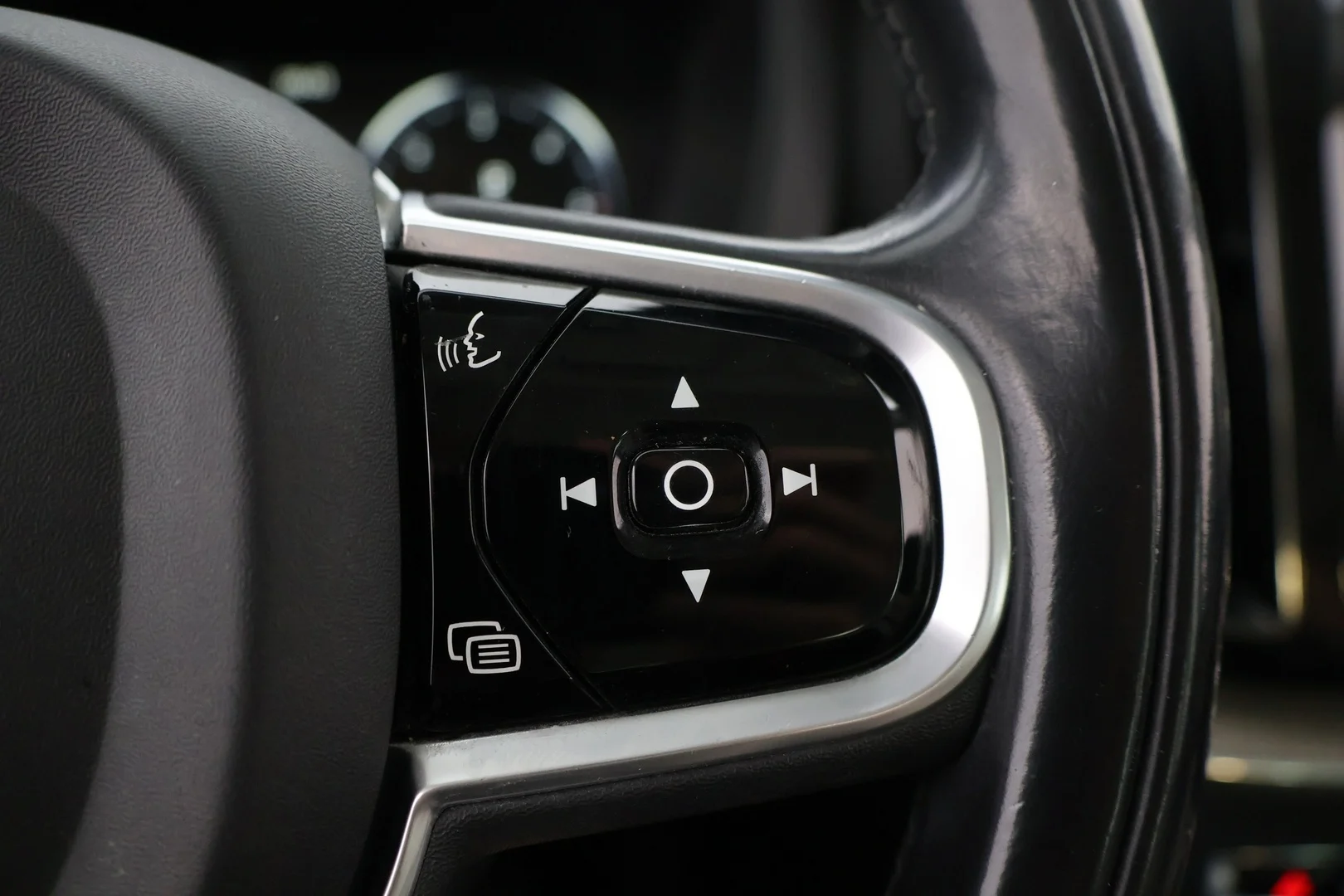Car Image - 2DXLL4VU3vSLRl2p6fmfgu