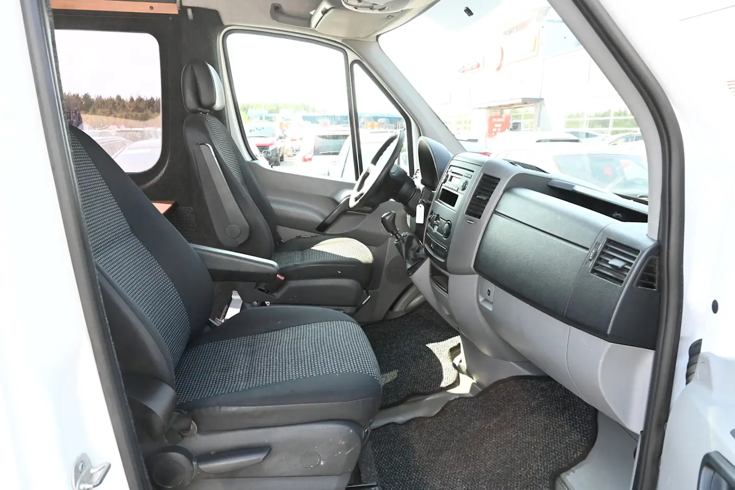 Car Image - 4E1i02jUaH74m7UaDlL5Dc
