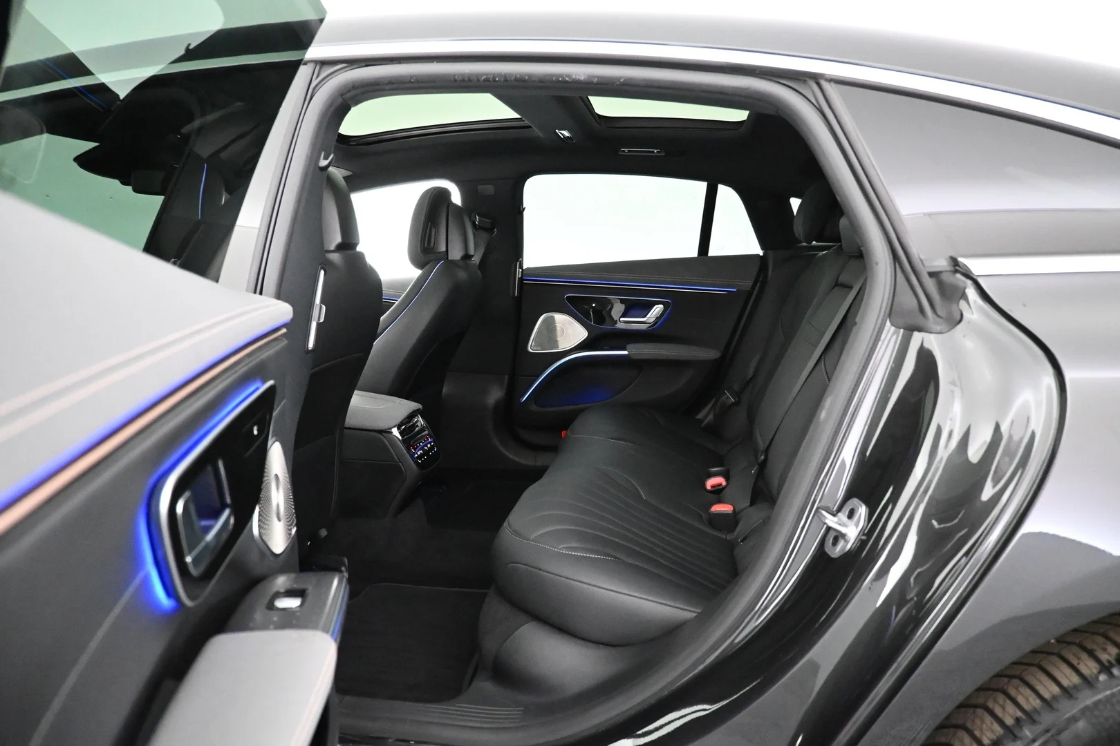 Car Image - 6Edn9pLYug7ECmdOVNrKvj