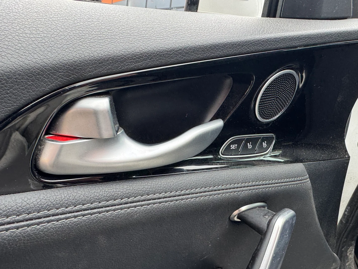 Car Image - 3Nnq1lwnS3l5zAJZ5hVF5v