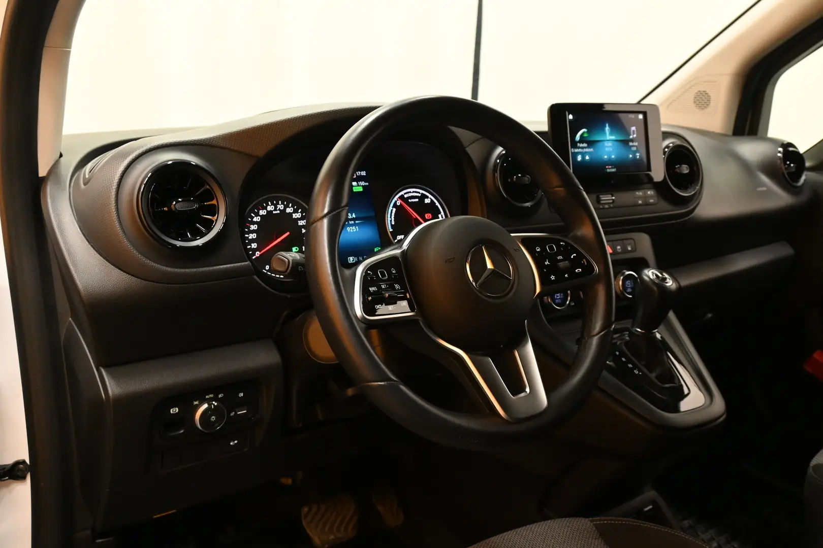 Car Image - 2yBouvQA93CBFYWhFKUwDU