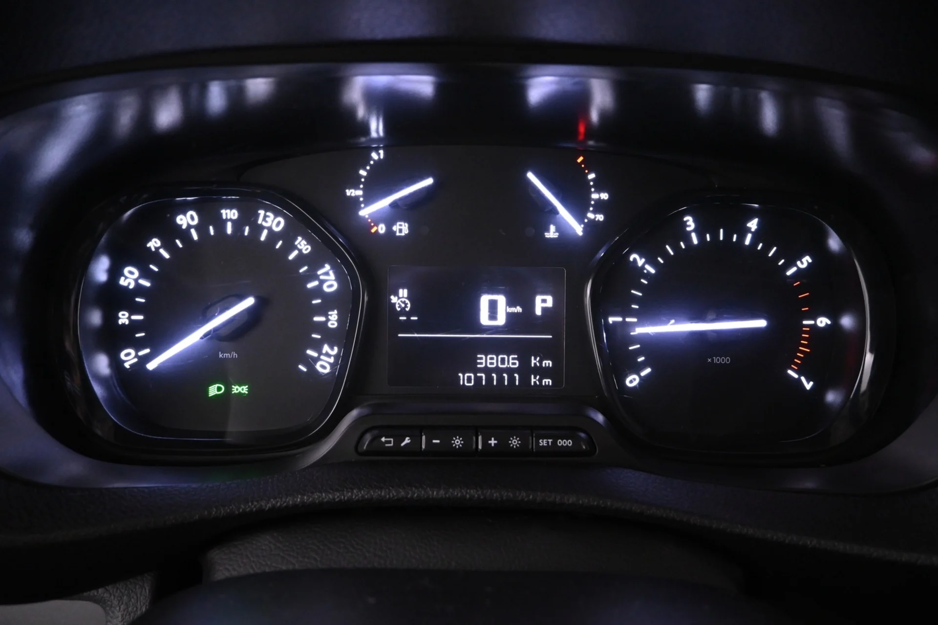 Car Image - 54n9neDxX7Dd7JbydJZxhR