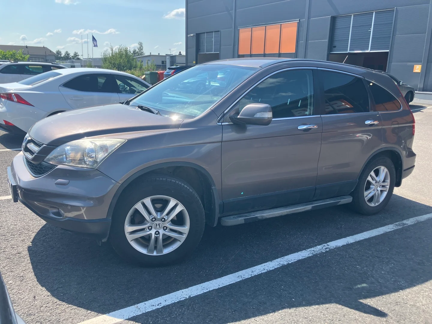 Car Image - 6eb9MIPrThN3MKyGdb0uZp