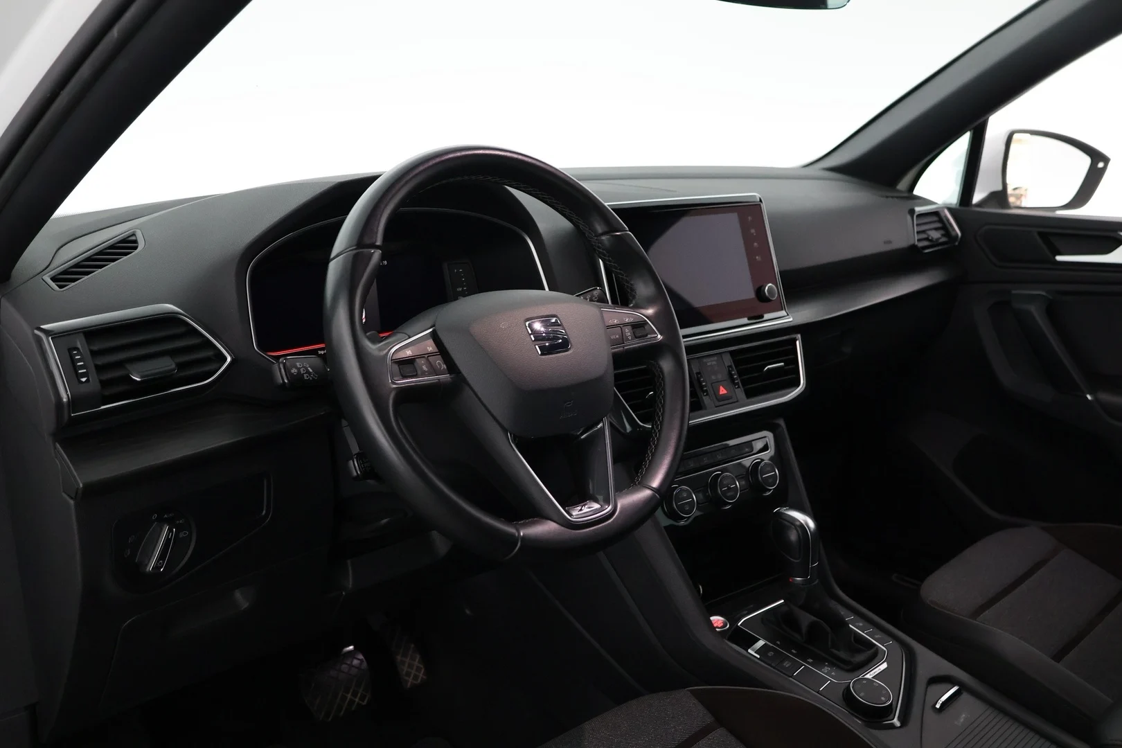 Car Image - 5onPcGBnyu9V8yTneK5Kfr