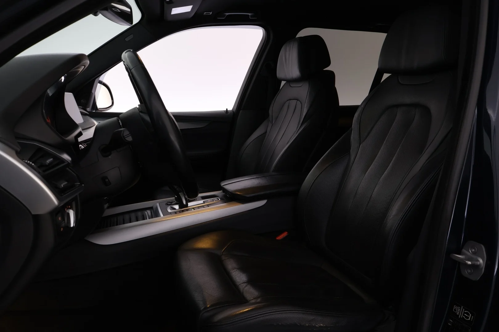 Car Image - 61bNvYVq0zFWkNkkgQVZY