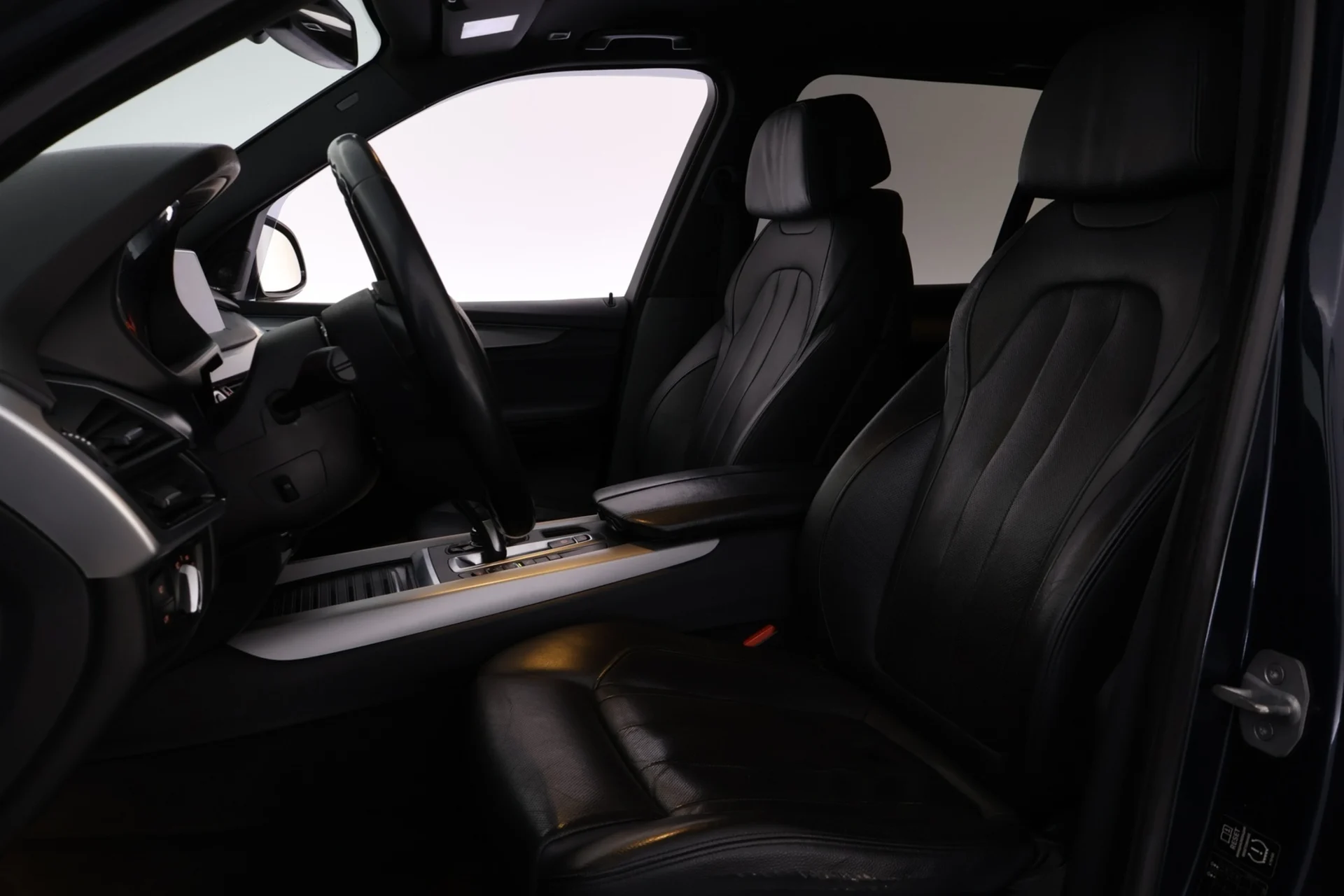 Car Image - 61bNvYVq0zFWkNkkgQVZY