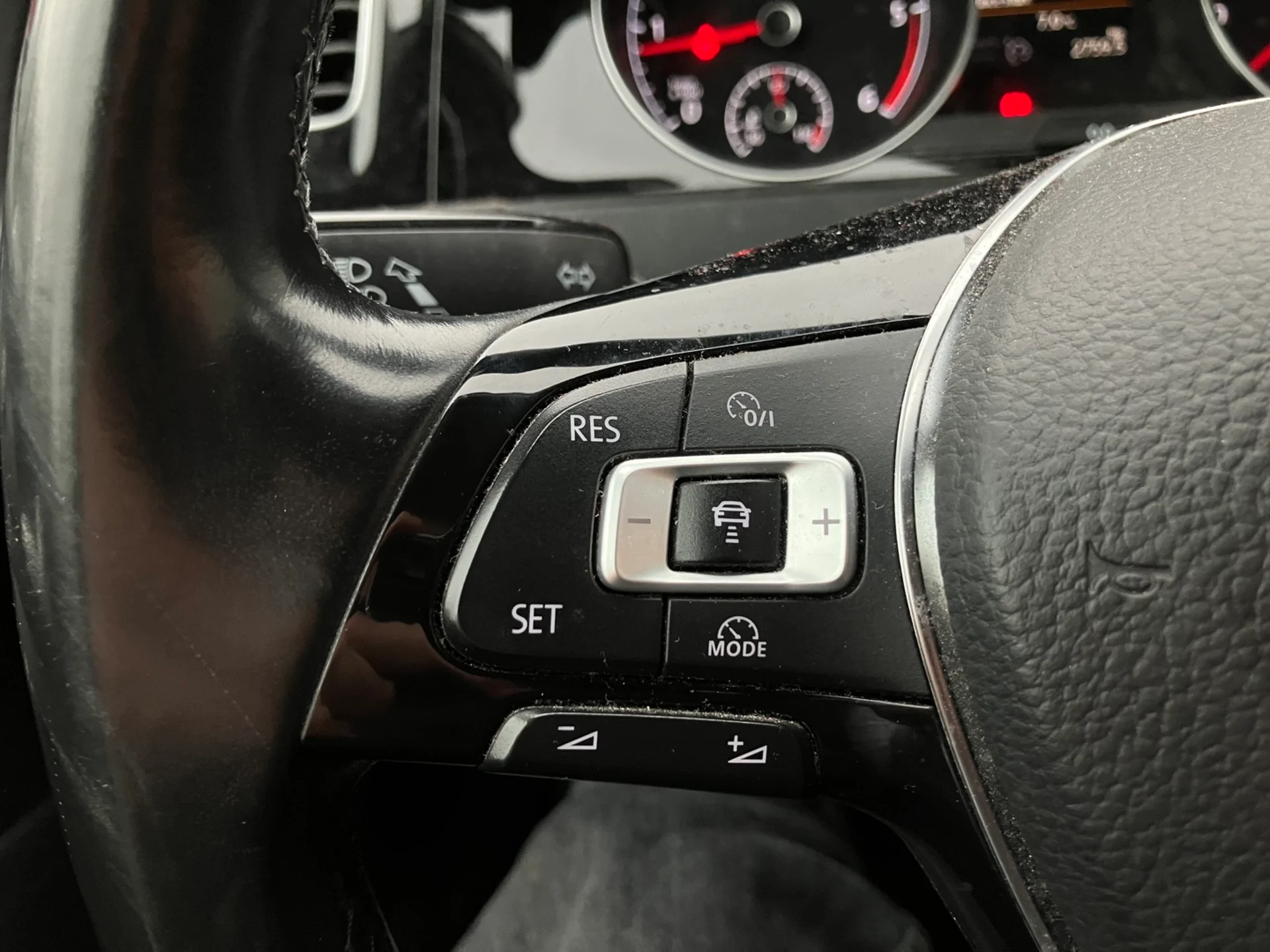 Car Image - 1zQ3LSIxieD1mDoS9FWxeV