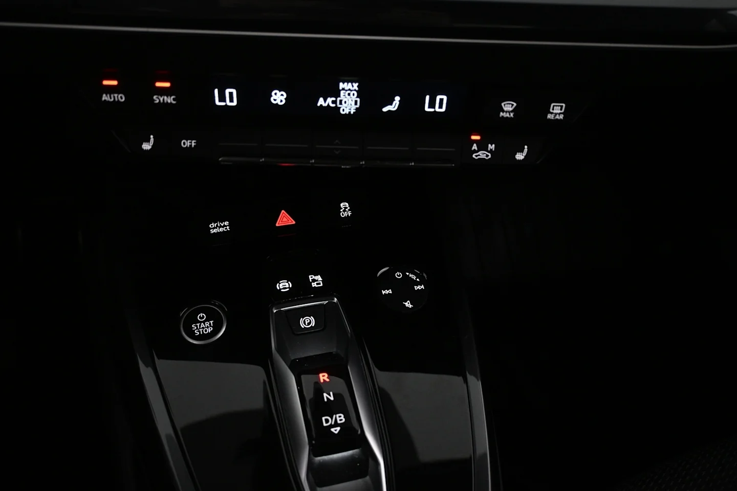 Car Image - 3VK1ATdLSsAztFyNniQLv4