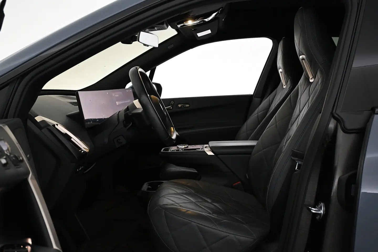 Car Image - 2zbYadMZMNzjxGrtlRPLb0