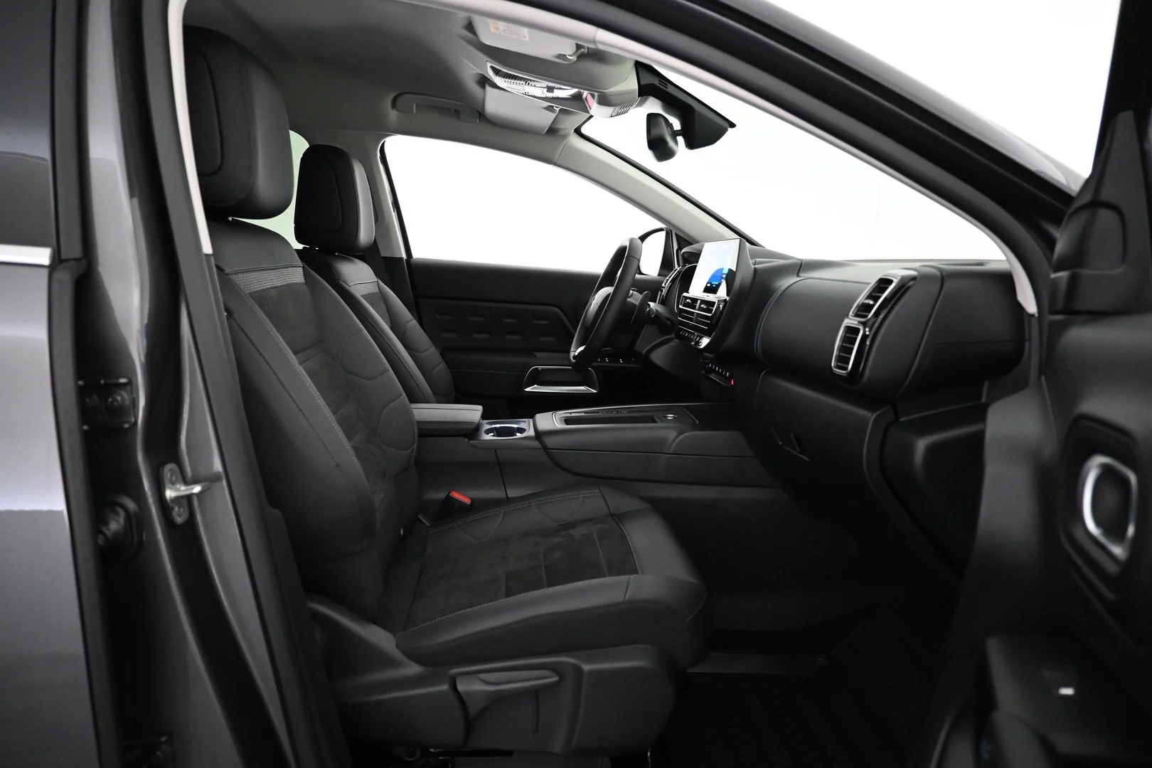 Car Image - RWUy3nRKs5nhBt9tKluTJ