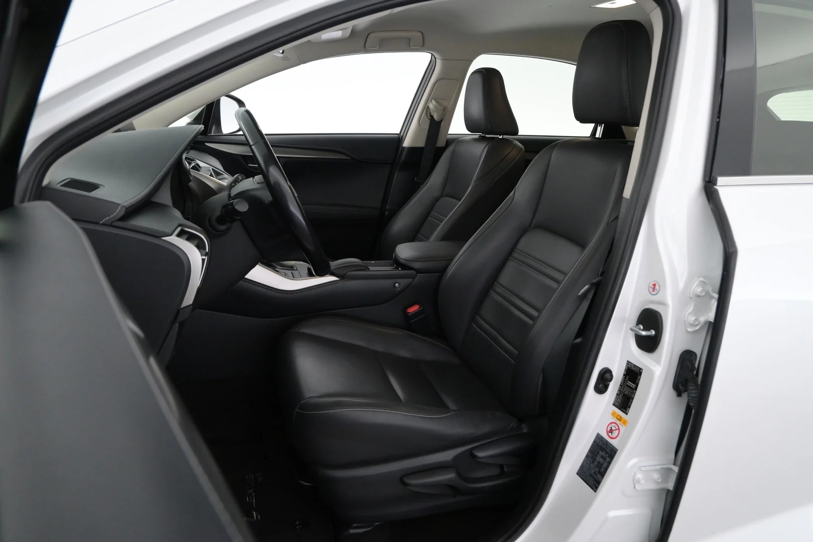 Car Image - 3XAjmnXIXb70lGzeuPVPr9