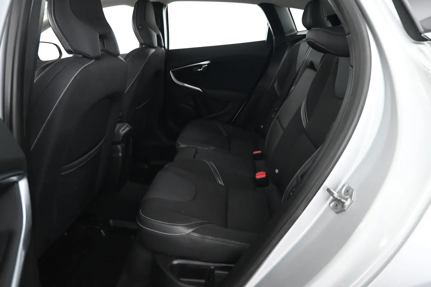 Car Image - 3bEUnd80754nBhfuHwWw1I