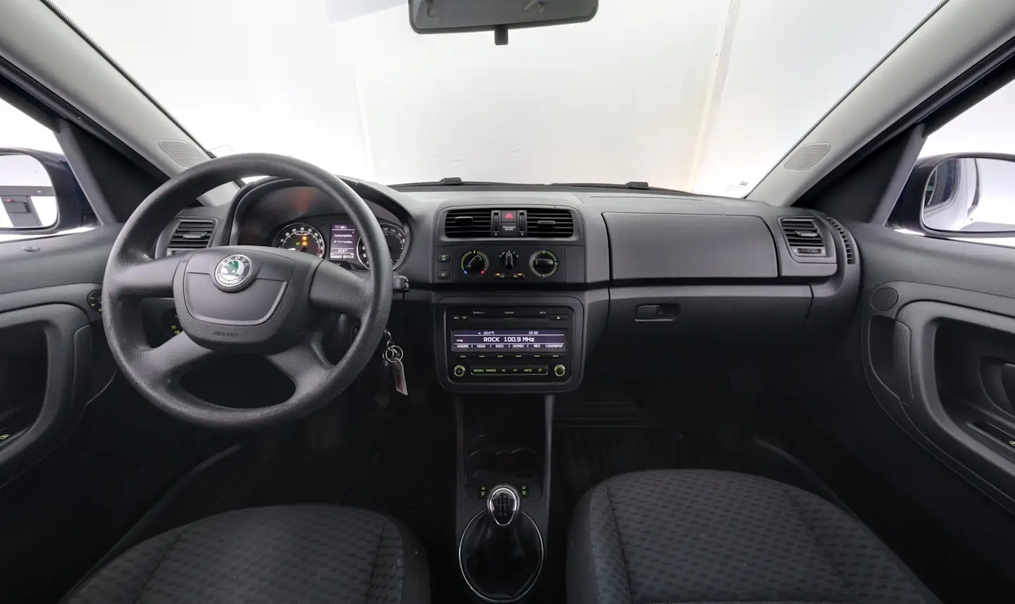 Car Image - 56taxKsT2hl0LzRaHYbKoM